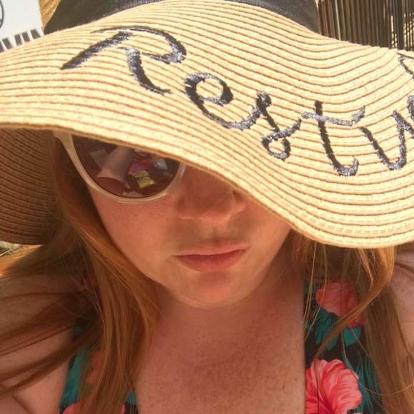 Meet your Posher, Amanda - Picture 1 of 1